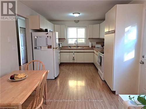 1076 Hickorywood Crescent, Kingston (City Northwest), ON - Indoor Photo Showing Kitchen