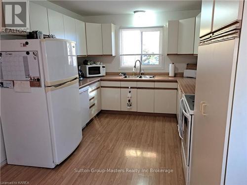 1076 Hickorywood Crescent, Kingston (City Northwest), ON - Indoor Photo Showing Kitchen With Double Sink