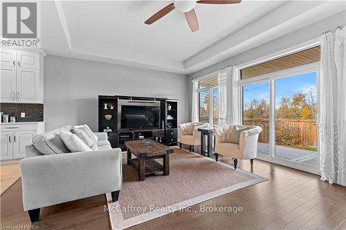 25 Staikos Court, Greater Napanee, ON - Indoor Photo Showing Living Room