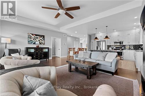 25 Staikos Court, Greater Napanee, ON - Indoor Photo Showing Living Room