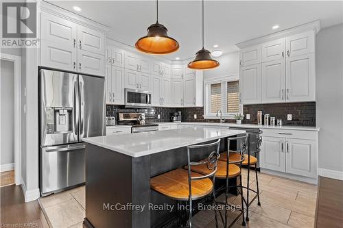 25 Staikos Court, Greater Napanee, ON - Indoor Photo Showing Kitchen With Upgraded Kitchen