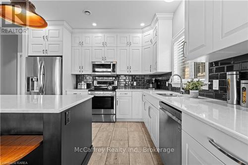 25 Staikos Court, Greater Napanee, ON - Indoor Photo Showing Kitchen With Double Sink With Upgraded Kitchen