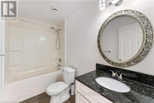 184 Briceland Street, Kingston (Rideau), ON - Indoor Photo Showing Bathroom