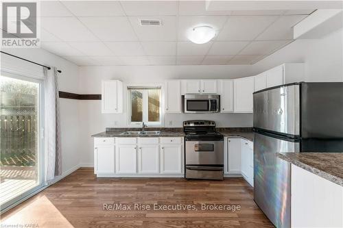 184 Briceland Street, Kingston (Rideau), ON - Indoor Photo Showing Kitchen With Double Sink