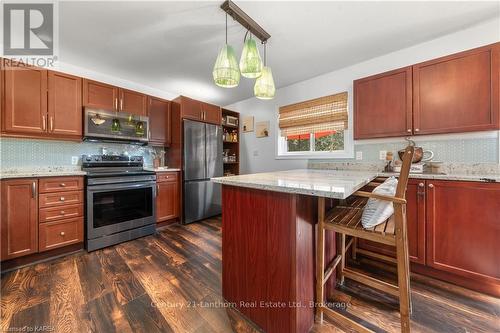 11807 Loyalist Parkway, Prince Edward County (Hallowell), ON - Indoor Photo Showing Kitchen