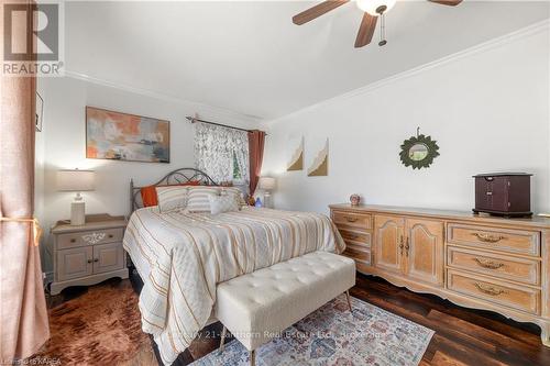 11807 Loyalist Parkway, Prince Edward County (Hallowell), ON - Indoor Photo Showing Bedroom