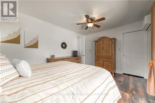 11807 Loyalist Parkway, Prince Edward County (Hallowell), ON - Indoor Photo Showing Bedroom