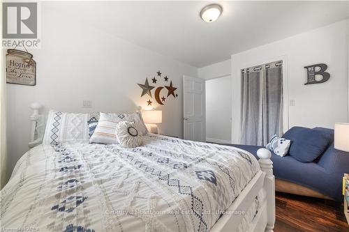 11807 Loyalist Parkway, Prince Edward County (Hallowell), ON - Indoor Photo Showing Bedroom