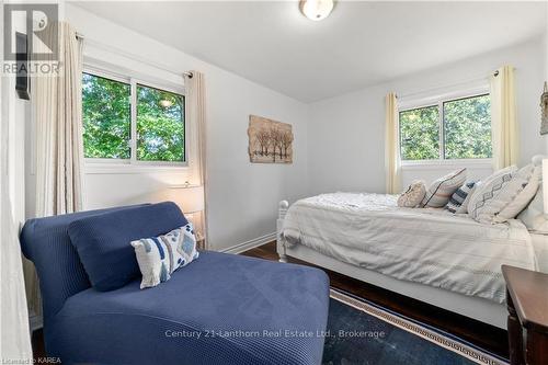 11807 Loyalist Parkway, Prince Edward County (Hallowell), ON - Indoor Photo Showing Bedroom