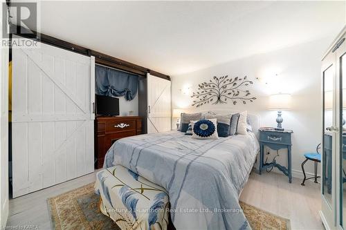 11807 Loyalist Parkway, Prince Edward County (Hallowell), ON - Indoor Photo Showing Bedroom