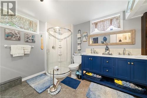 11807 Loyalist Parkway, Prince Edward County (Hallowell), ON - Indoor Photo Showing Bathroom