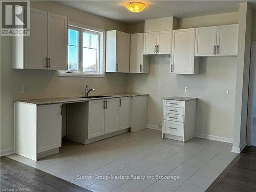 46 Oakmont Drive, Loyalist (Bath), ON - Indoor Photo Showing Kitchen