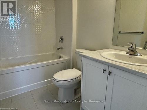 46 Oakmont Drive, Loyalist (Bath), ON - Indoor Photo Showing Bathroom