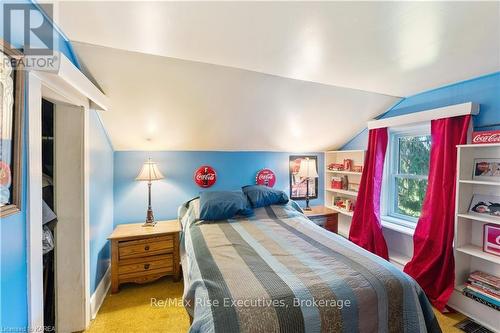 1006 Portage Road, Kawartha Lakes (Kirkfield), ON - Indoor Photo Showing Bedroom