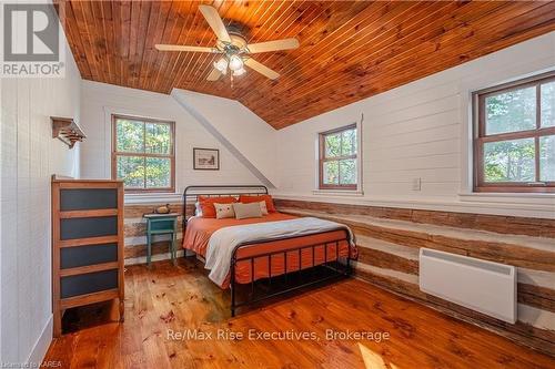 1245 Mcconville Lane, South Frontenac (Frontenac South), ON - Indoor Photo Showing Bedroom