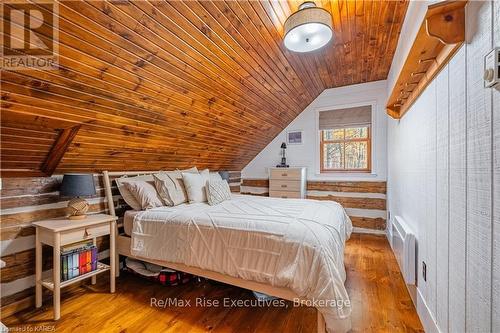 1245 Mcconville Lane, South Frontenac (Frontenac South), ON - Indoor Photo Showing Bedroom