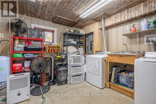 1245 Mcconville Lane, South Frontenac (Frontenac South), ON - Indoor Photo Showing Laundry Room