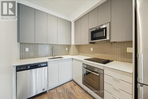 1109 - 2916 Hwy 7, Vaughan, ON - Indoor Photo Showing Kitchen With Stainless Steel Kitchen With Upgraded Kitchen