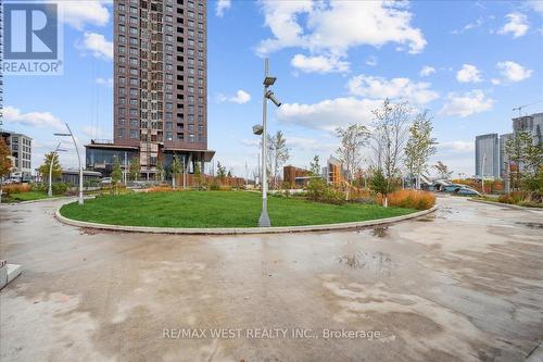 1109 - 2916 Hwy 7, Vaughan, ON - Outdoor