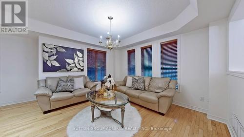 1 Convoy Crescent, Vaughan, ON - Indoor Photo Showing Living Room