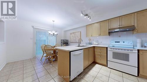 1 Convoy Crescent, Vaughan, ON - Indoor Photo Showing Kitchen