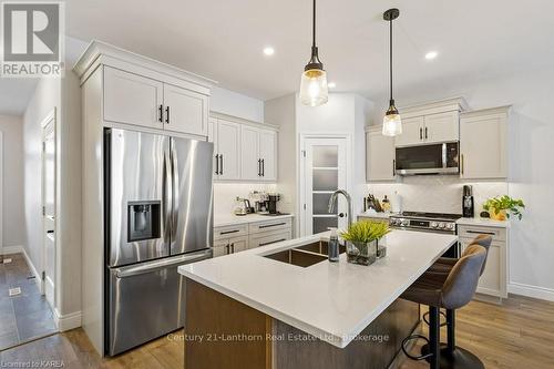 26 Raycroft Drive, Belleville, ON - Indoor Photo Showing Kitchen With Double Sink With Upgraded Kitchen