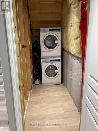 166 Canada Drive, Vaughan, ON - Indoor Photo Showing Laundry Room