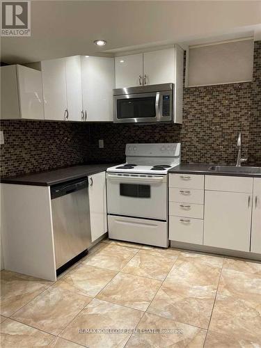 166 Canada Drive, Vaughan, ON - Indoor Photo Showing Kitchen