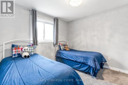 121 Nicholson Drive, Barrie, ON - Indoor Photo Showing Bedroom