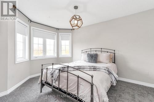 121 Nicholson Drive, Barrie, ON - Indoor Photo Showing Bedroom