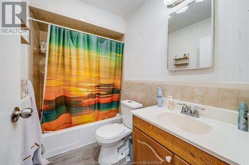 383 Frank Avenue, Windsor, ON - Indoor Photo Showing Bathroom