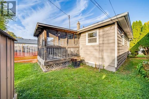 383 Frank Avenue, Windsor, ON - Outdoor With Deck Patio Veranda With Exterior