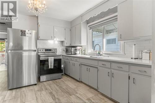 1036 Lauzon Road, Windsor, ON - Indoor Photo Showing Kitchen