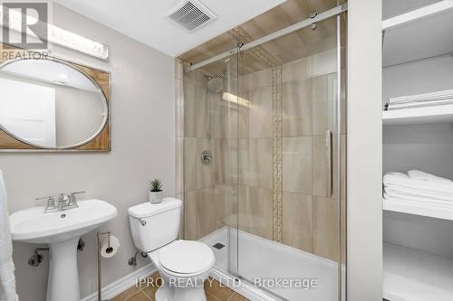 60 Ontario Street, Halton Hills, ON - Indoor Photo Showing Bathroom