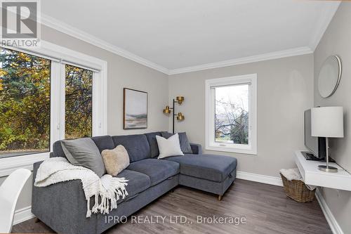 60 Ontario Street, Halton Hills, ON - Indoor Photo Showing Living Room