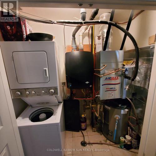 2-02 - 2420 Baronwood Drive, Oakville, ON - Indoor Photo Showing Laundry Room