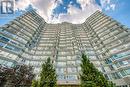 702 - 50 Kingsbridge Gardens, Mississauga, ON  - Outdoor With Facade 