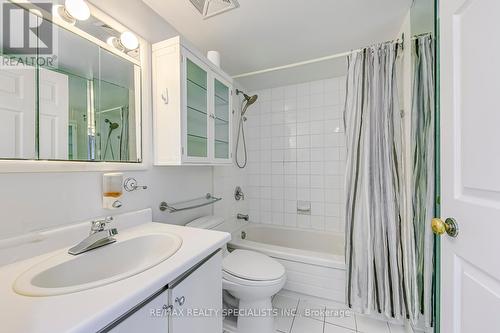 702 - 50 Kingsbridge Gardens, Mississauga, ON - Indoor Photo Showing Bathroom