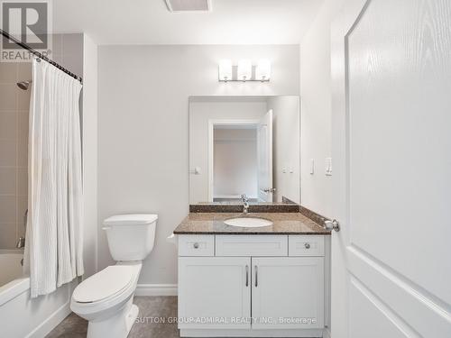 204 - 34 Plains Road E, Burlington, ON - Indoor Photo Showing Bathroom