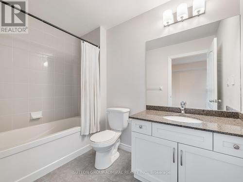 204 - 34 Plains Road E, Burlington, ON - Indoor Photo Showing Bathroom