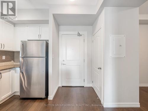 204 - 34 Plains Road E, Burlington, ON - Indoor Photo Showing Kitchen