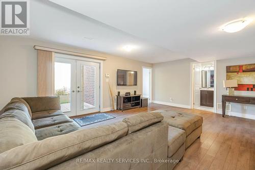 5 Alister Drive, Brampton, ON - Indoor Photo Showing Living Room