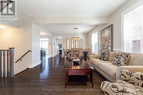 5 Alister Drive, Brampton, ON - Indoor Photo Showing Living Room