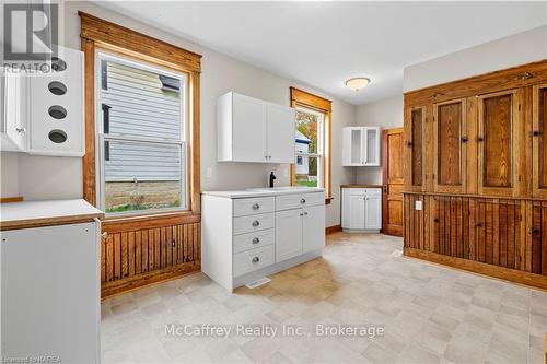 19 Kingston Street, Rideau Lakes (817 - Rideau Lakes (South Crosby) Twp), ON - Indoor Photo Showing Laundry Room