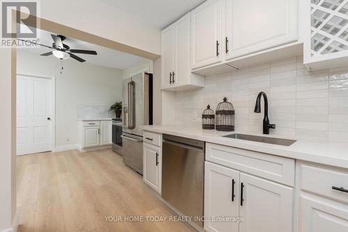 75 Guelph Street, Halton Hills, ON - Indoor Photo Showing Kitchen With Upgraded Kitchen