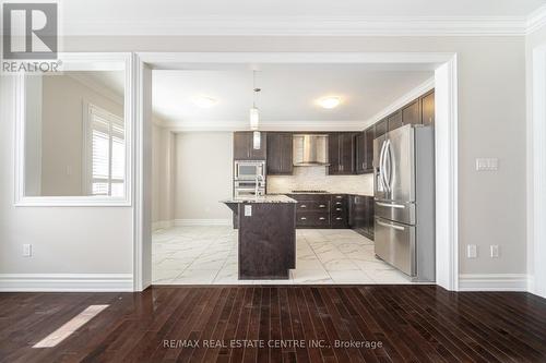 Upper - 4 Danfield Court, Brampton, ON - Indoor Photo Showing Kitchen