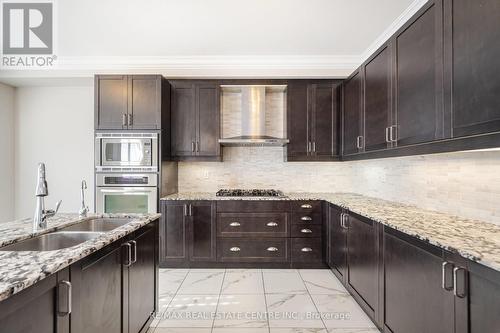 Upper - 4 Danfield Court, Brampton, ON - Indoor Photo Showing Kitchen With Double Sink With Upgraded Kitchen