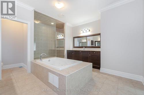 Upper - 4 Danfield Court, Brampton, ON - Indoor Photo Showing Bathroom