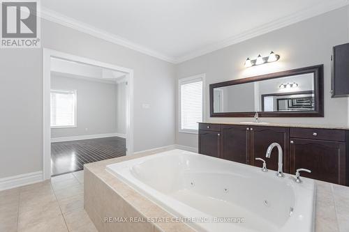 Upper - 4 Danfield Court, Brampton, ON - Indoor Photo Showing Bathroom