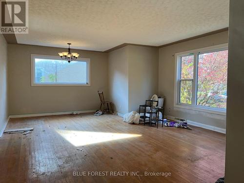 354 Mcnay Street, London, ON - Indoor Photo Showing Other Room